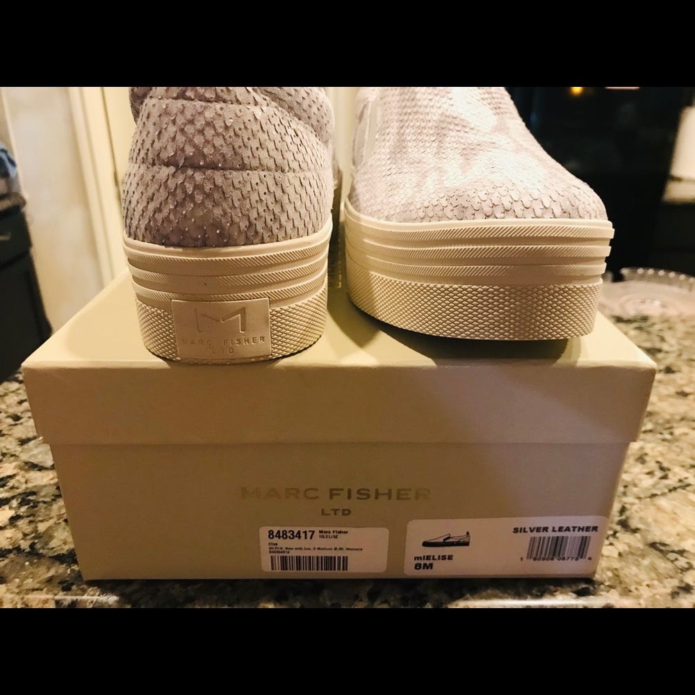 Marc Fisher snakeskin casual shoe size 8 new